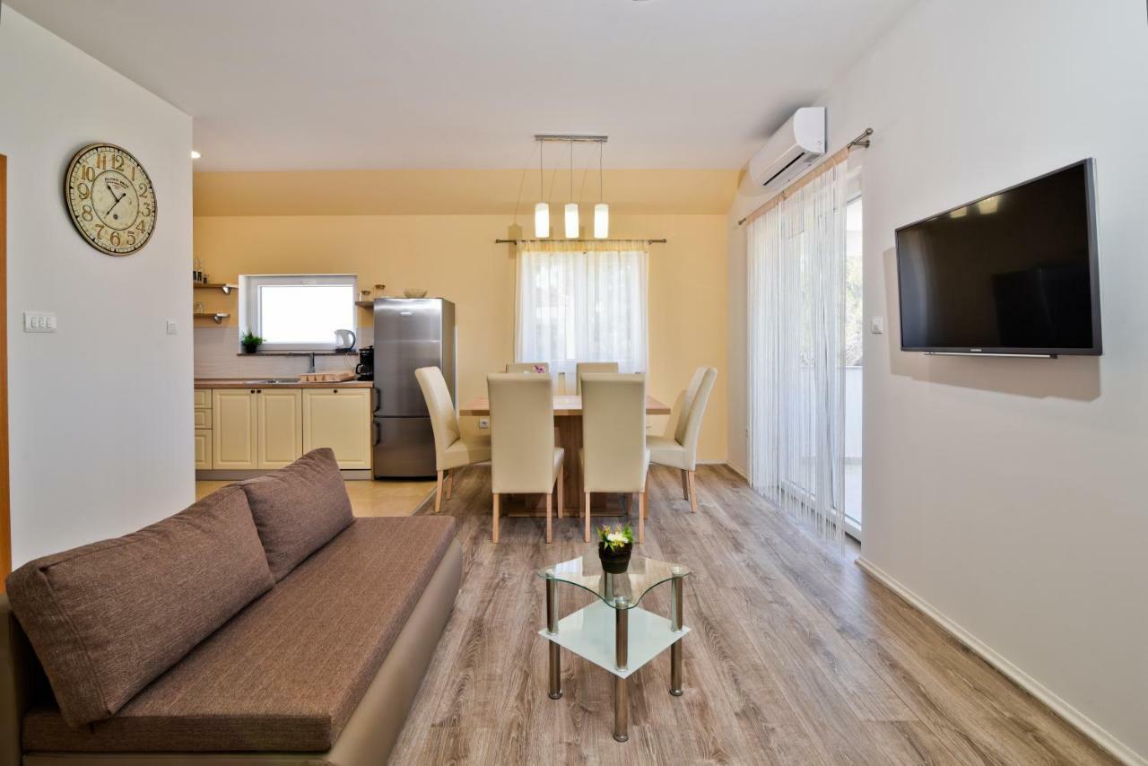 Apartments Mica Врси Екстериор снимка