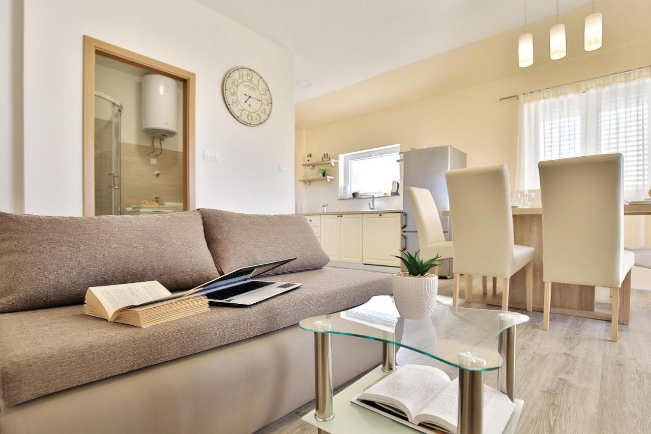 Apartments Mica Врси Екстериор снимка